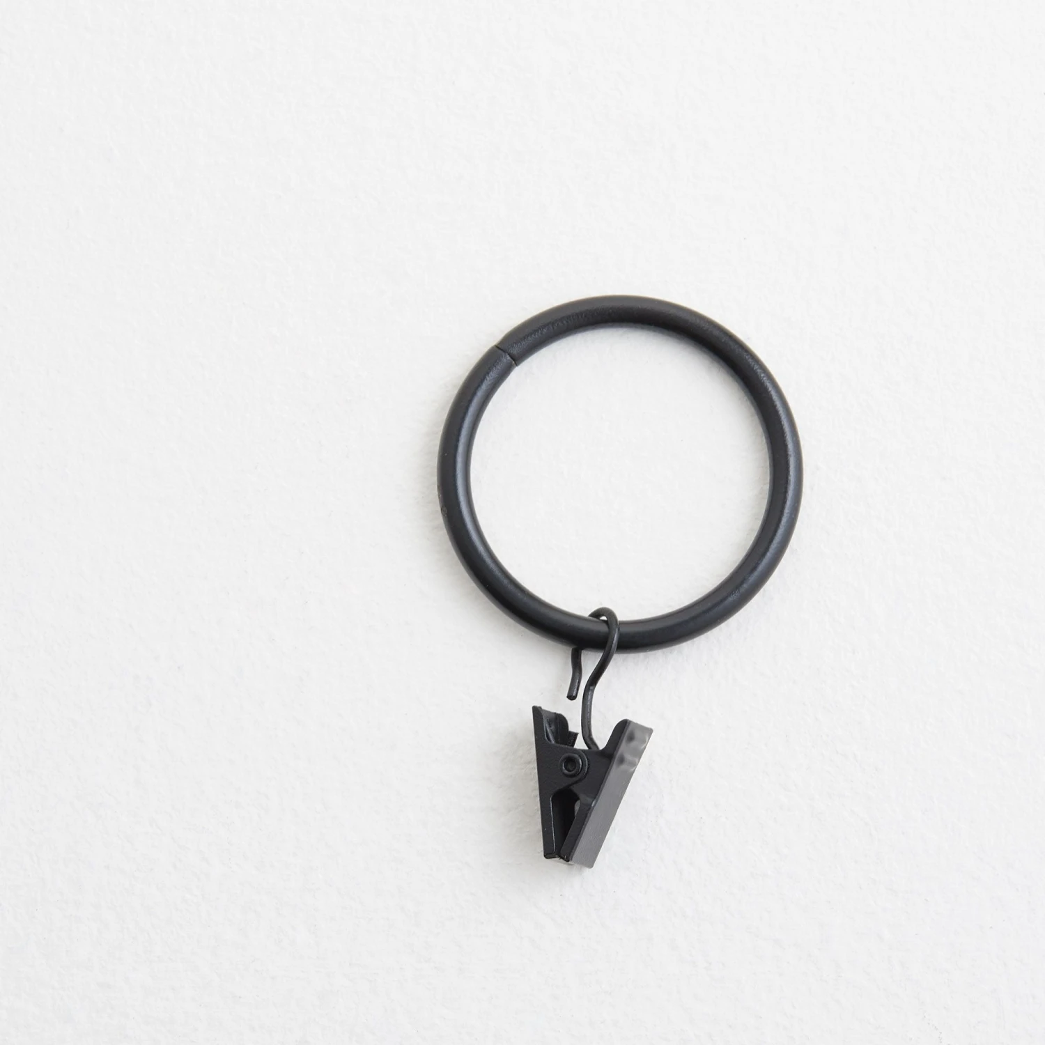 Anneau-pince ALMA Noir Mat 4 Anneau-pince ALMA Noir Mat – Image 4