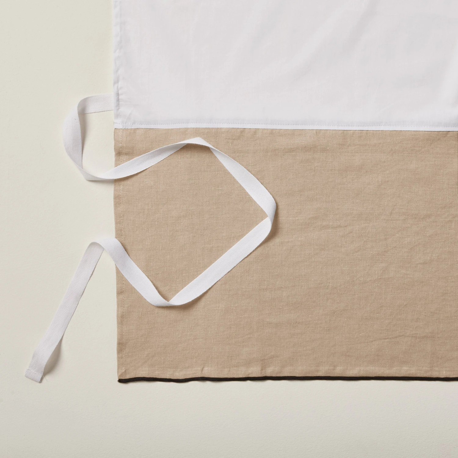 Cache Sommier CARLINA Sable Et Bourdon Noir 4 Cache Sommier CARLINA Sable Et Bourdon Noir – Image 4