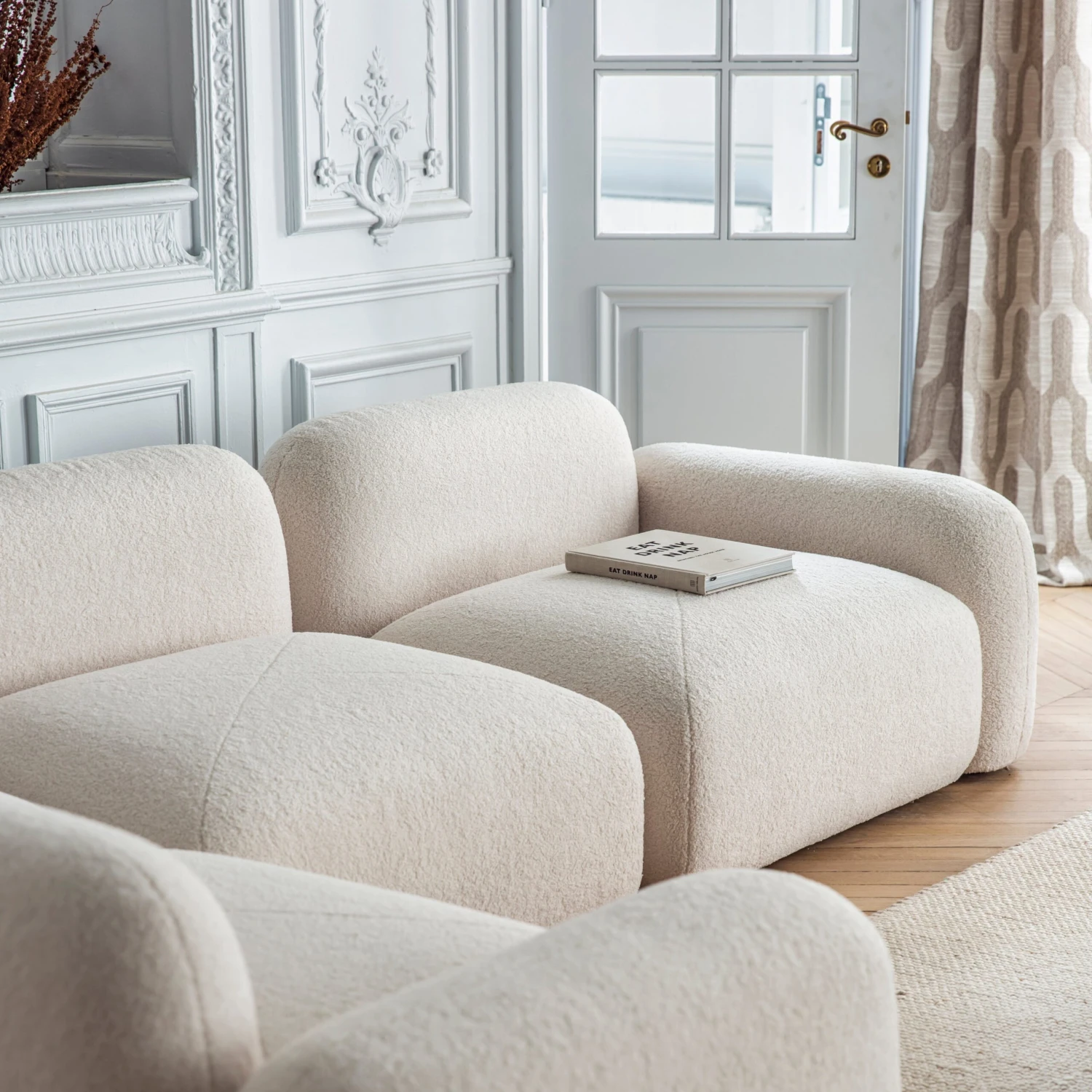 Chauffeuse Modulable Accoudoir Bas D ISILD Bouclette Ivoire 2 Chauffeuse Modulable Accoudoir Bas D ISILD Bouclette Ivoire – Image 2