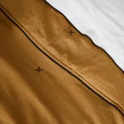 Couvre-lit Matelassé CARLINA Bronze Et Bourdon Noir -Décoration & meubles pour la maison couvre lit matelasse CARLINA 006499 M8G 3 scaled