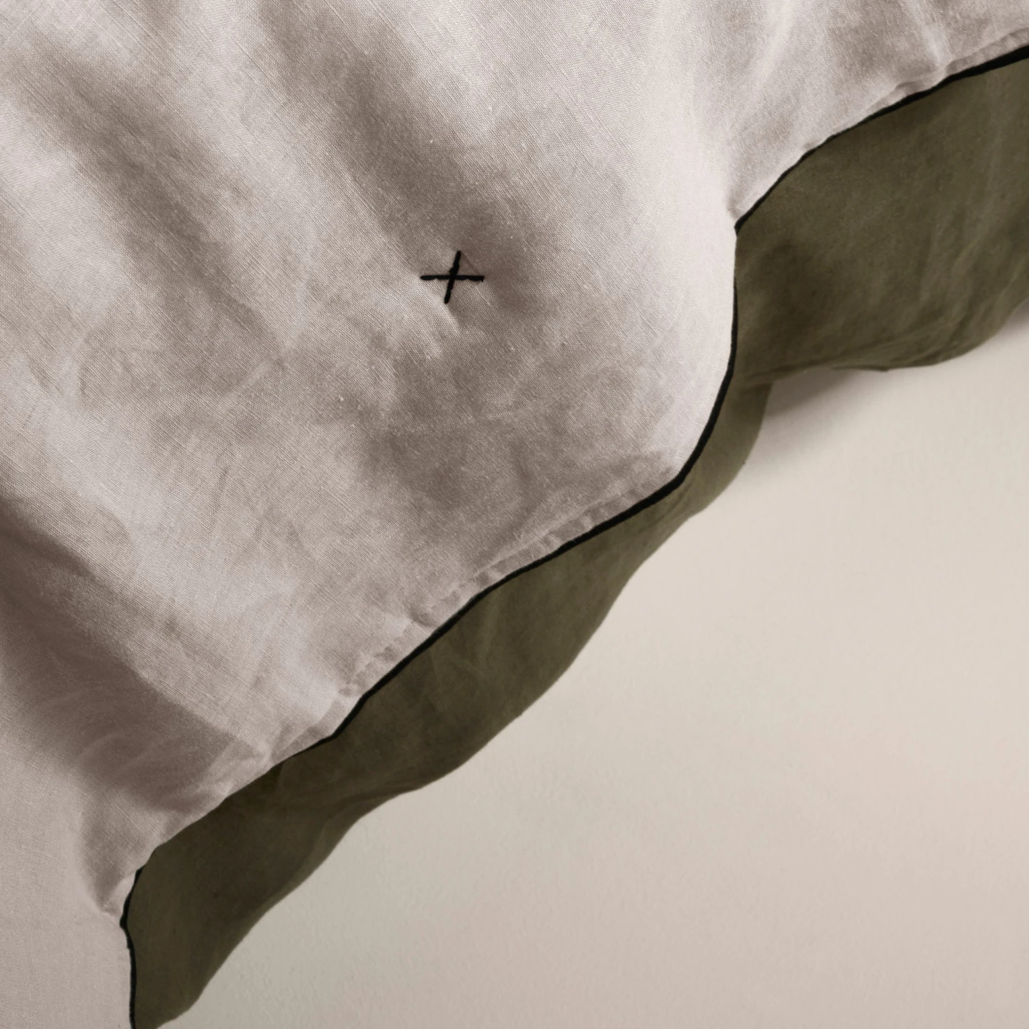 Couvre-lit Matelassé CARLINA Ficelle Et Bourdon Noir 7 Couvre-lit Matelassé CARLINA Ficelle Et Bourdon Noir – Image 7