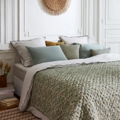 Couvre-lit Matelassé PADMA Vert De Gris Et écru