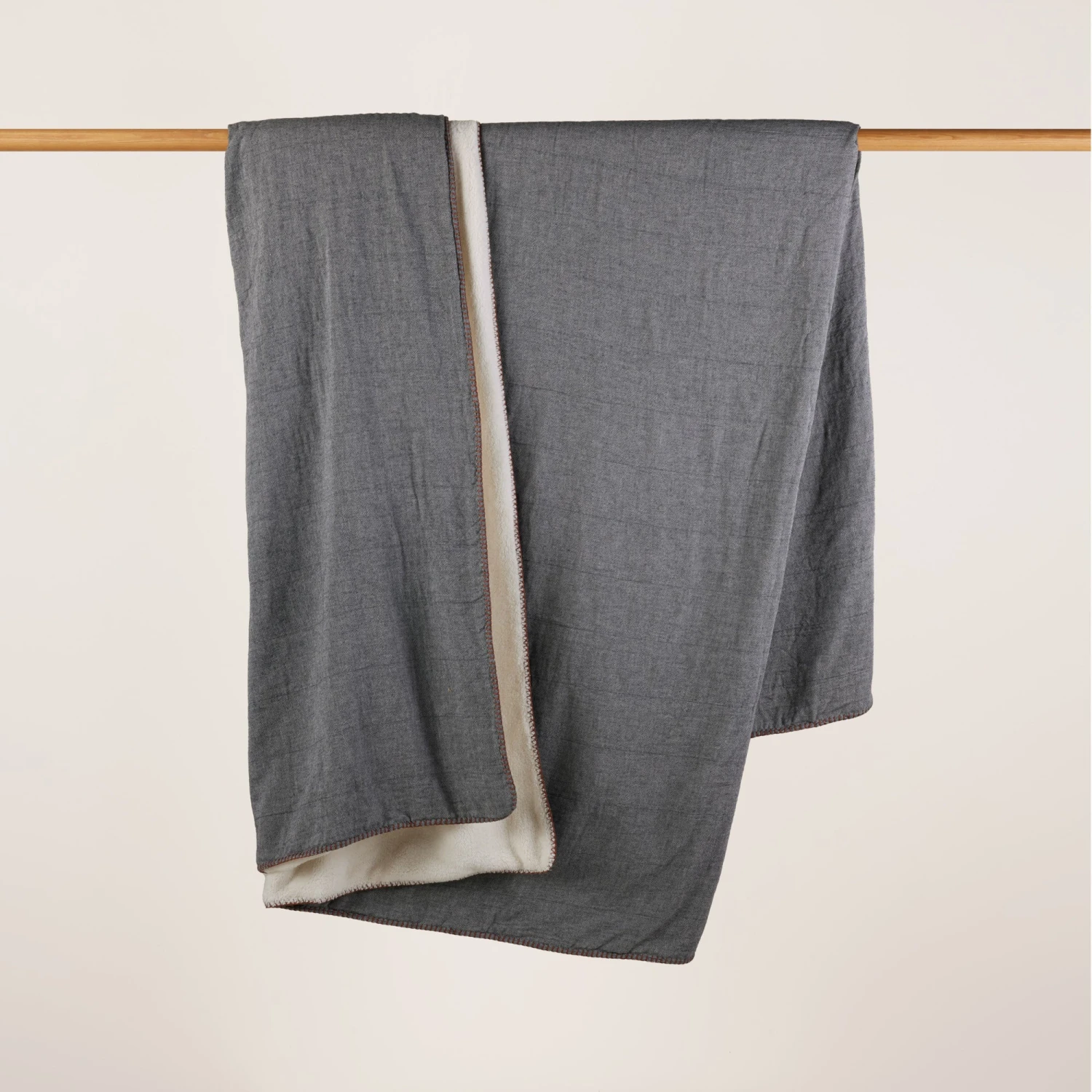 Couvre-lit DASHAN Noir Blanc Et Feston Terracota 7 Couvre-lit DASHAN Noir Blanc Et Feston Terracota – Image 7