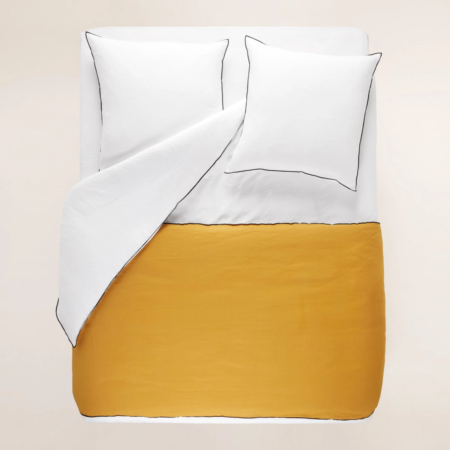 Housse D'édredon CARLINA Ocre Et Bourdon Noir 4 Housse D'édredon CARLINA Ocre Et Bourdon Noir – Image 4