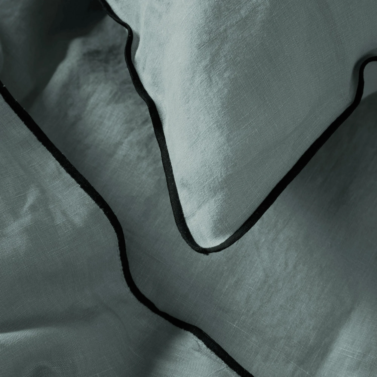 Housse De Couette CARLINA Vert De Gris Et Bourdon Noir 2 Housse De Couette CARLINA Vert De Gris Et Bourdon Noir – Image 2