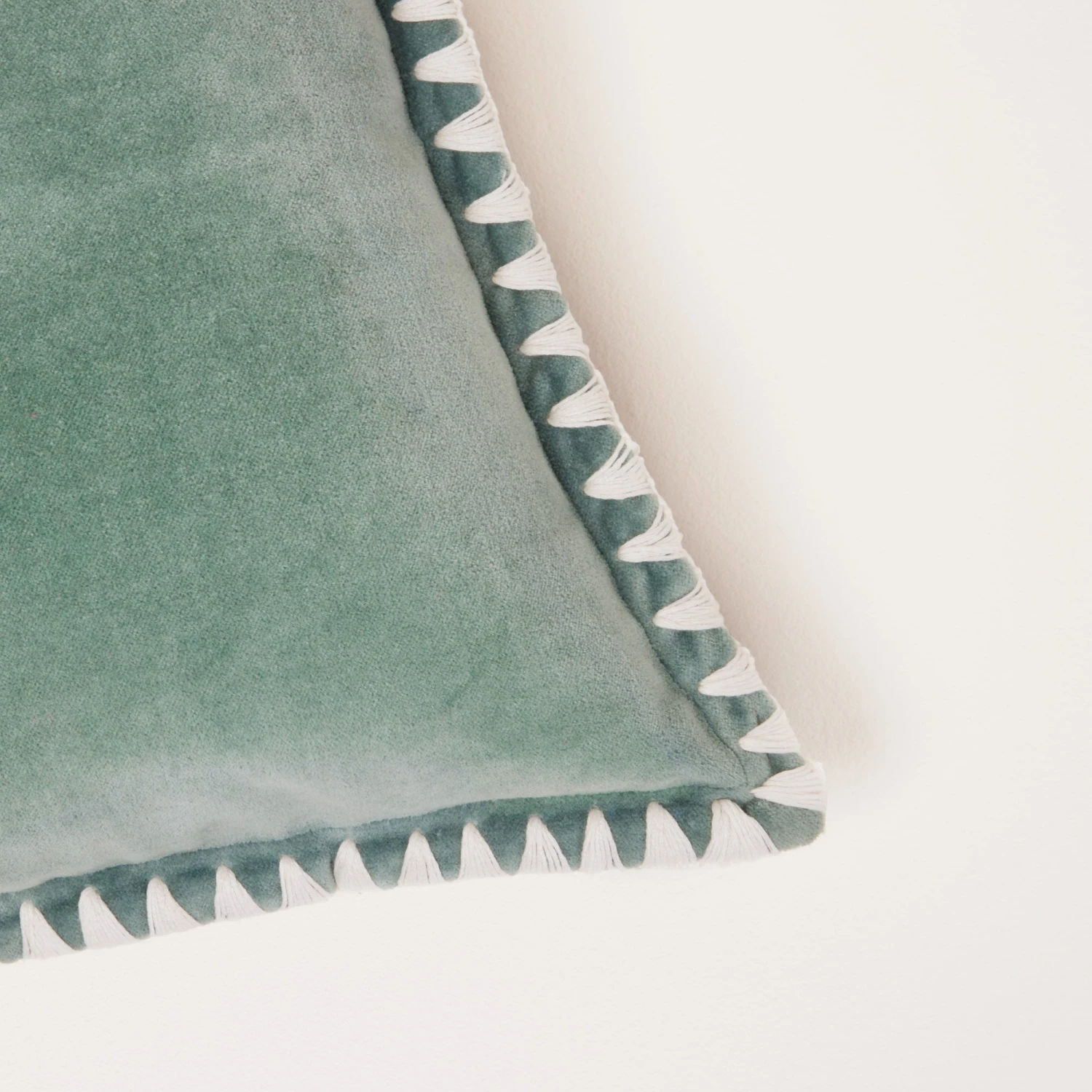 Housse De Coussin ANJALI Céladon Et Naturel 6 Housse De Coussin ANJALI Céladon Et Naturel – Image 6