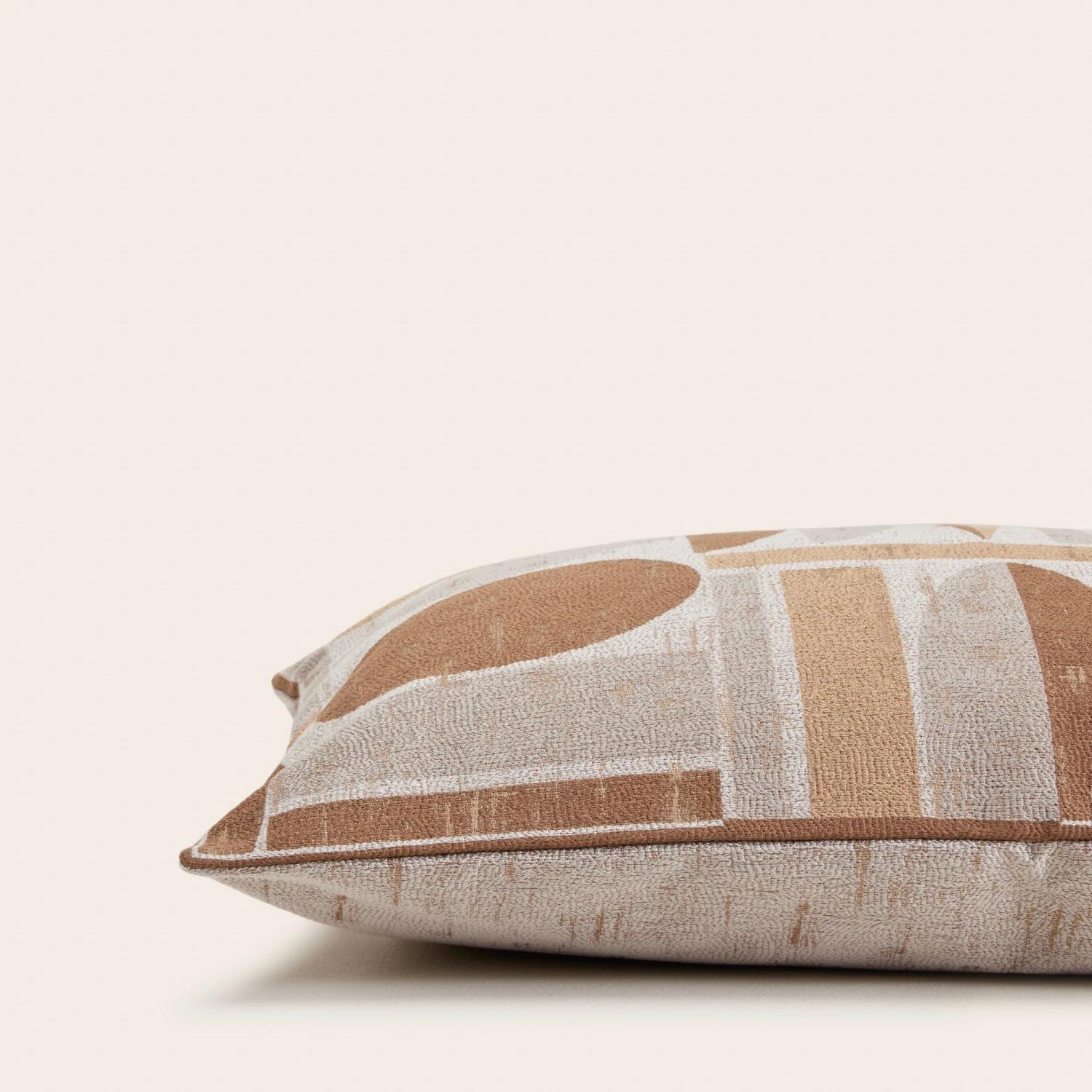 Housse De Coussin ANOKI Beige Et Brun 6 Housse De Coussin ANOKI Beige Et Brun – Image 6