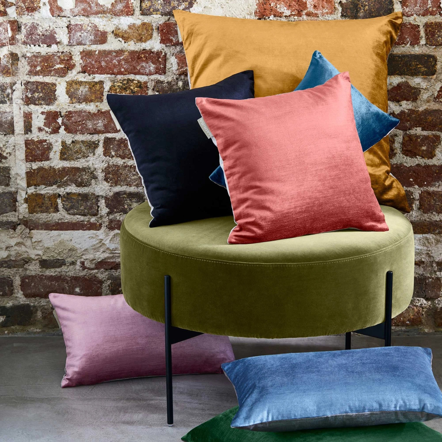 Housse De Coussin CASTIGLIONE Bleu Nuit Et Taupe 7 Housse De Coussin CASTIGLIONE Bleu Nuit Et Taupe – Image 7