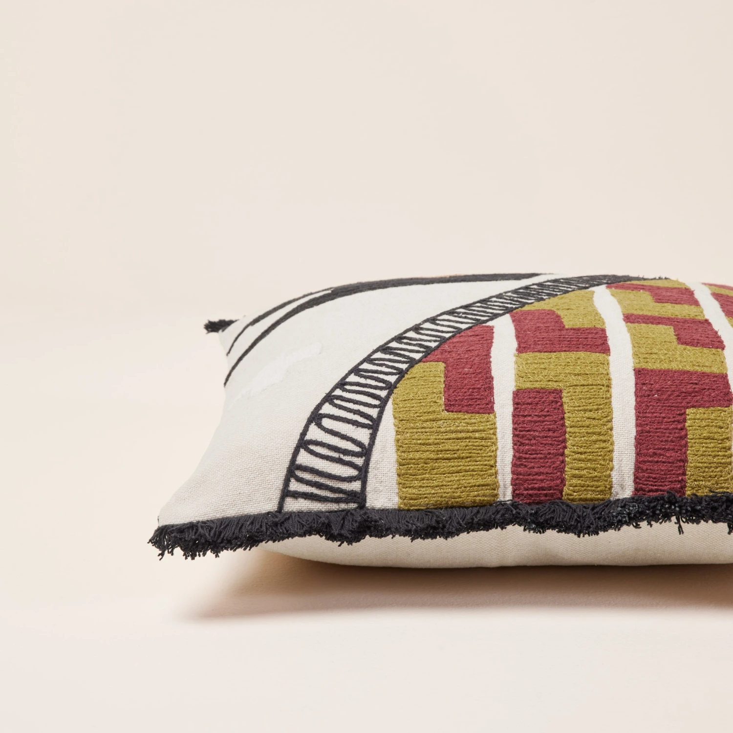 Housse De Coussin CAYUTA Naturel Et Sangria 6 Housse De Coussin CAYUTA Naturel Et Sangria – Image 6