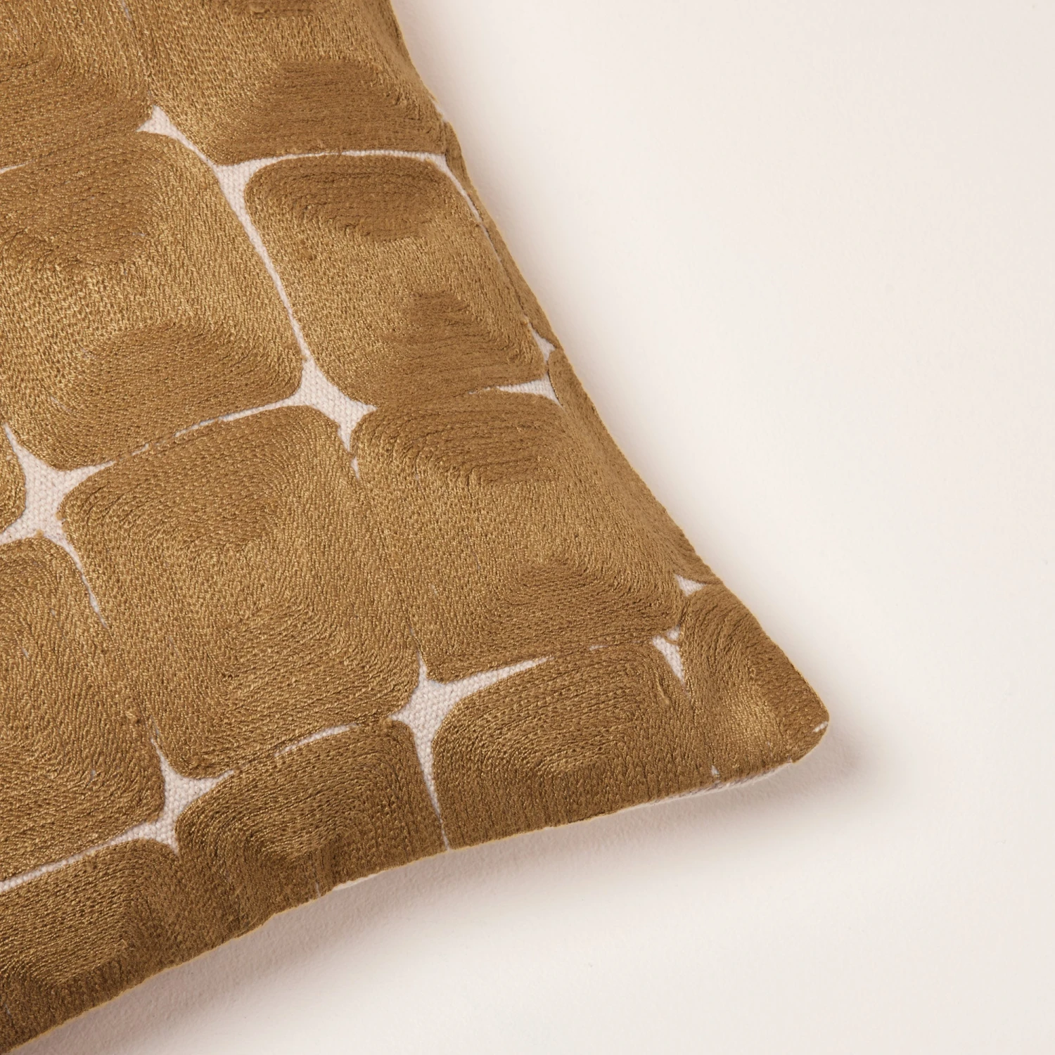 Housse De Coussin KARTY Naturel Jaune Doré 6 Housse De Coussin KARTY Naturel Jaune Doré – Image 6