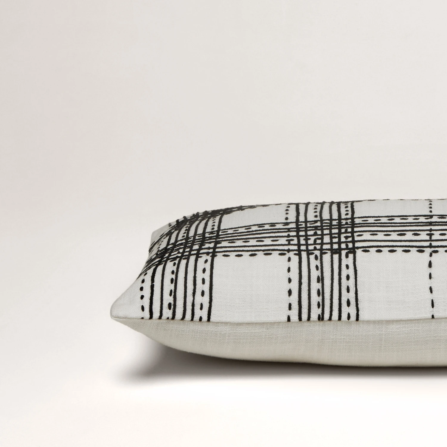 Housse De Coussin KENETH Blanc Cassé 7 Housse De Coussin KENETH Blanc Cassé – Image 7