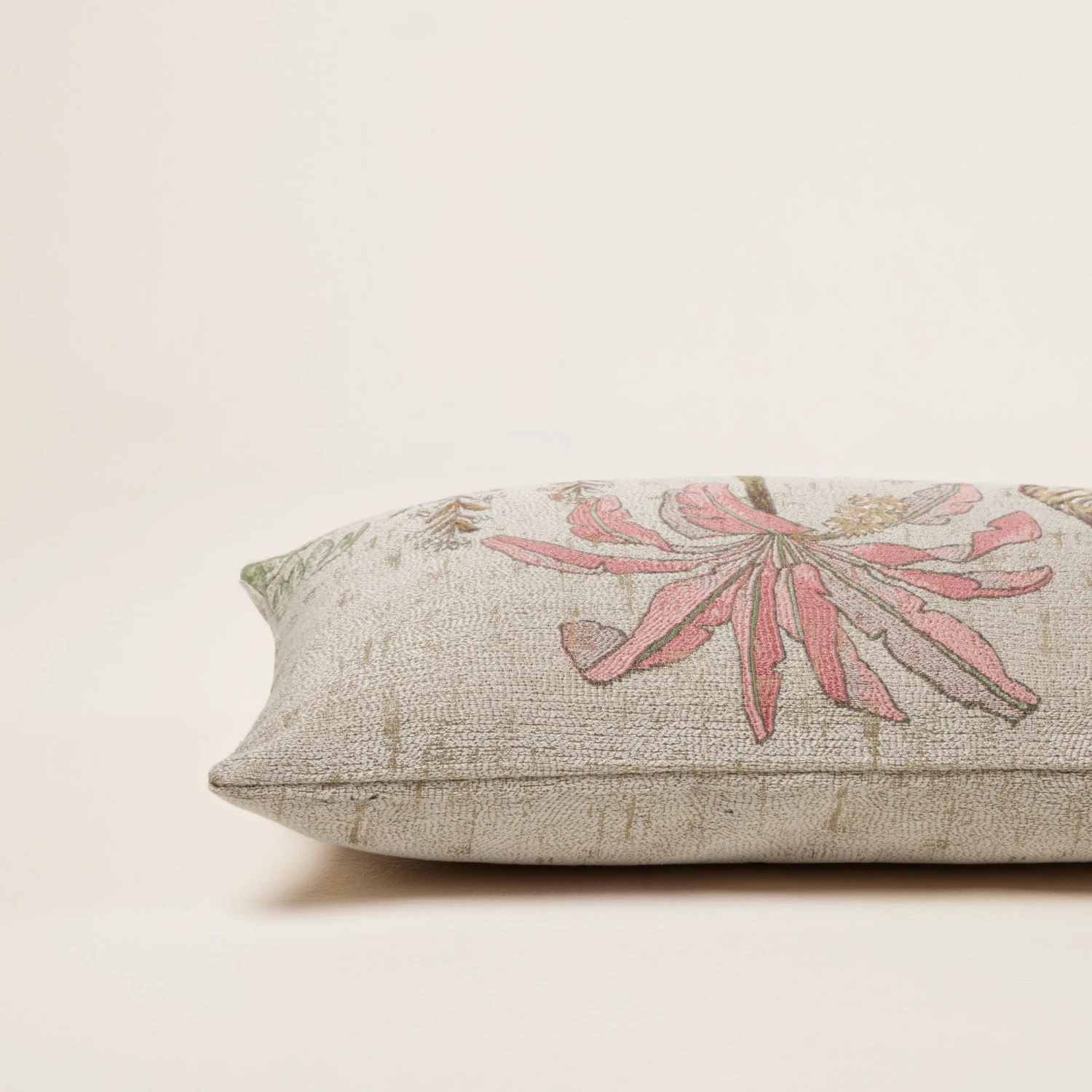 Housse De Coussin LAKKARDA Beige Et Pastels 8 Housse De Coussin LAKKARDA Beige Et Pastels – Image 8