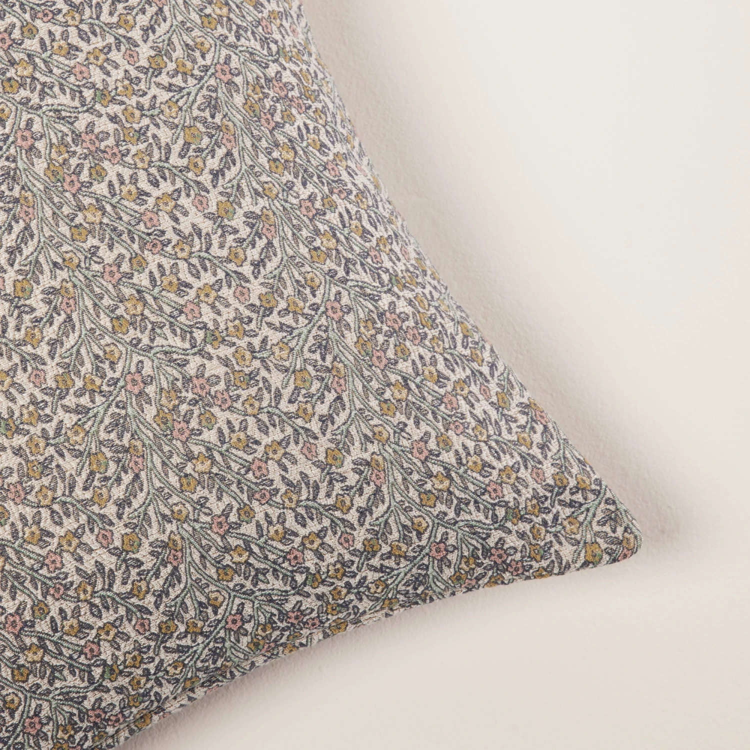 Housse De Coussin MAHARA Beige Et Pastels 7 Housse De Coussin MAHARA Beige Et Pastels – Image 7