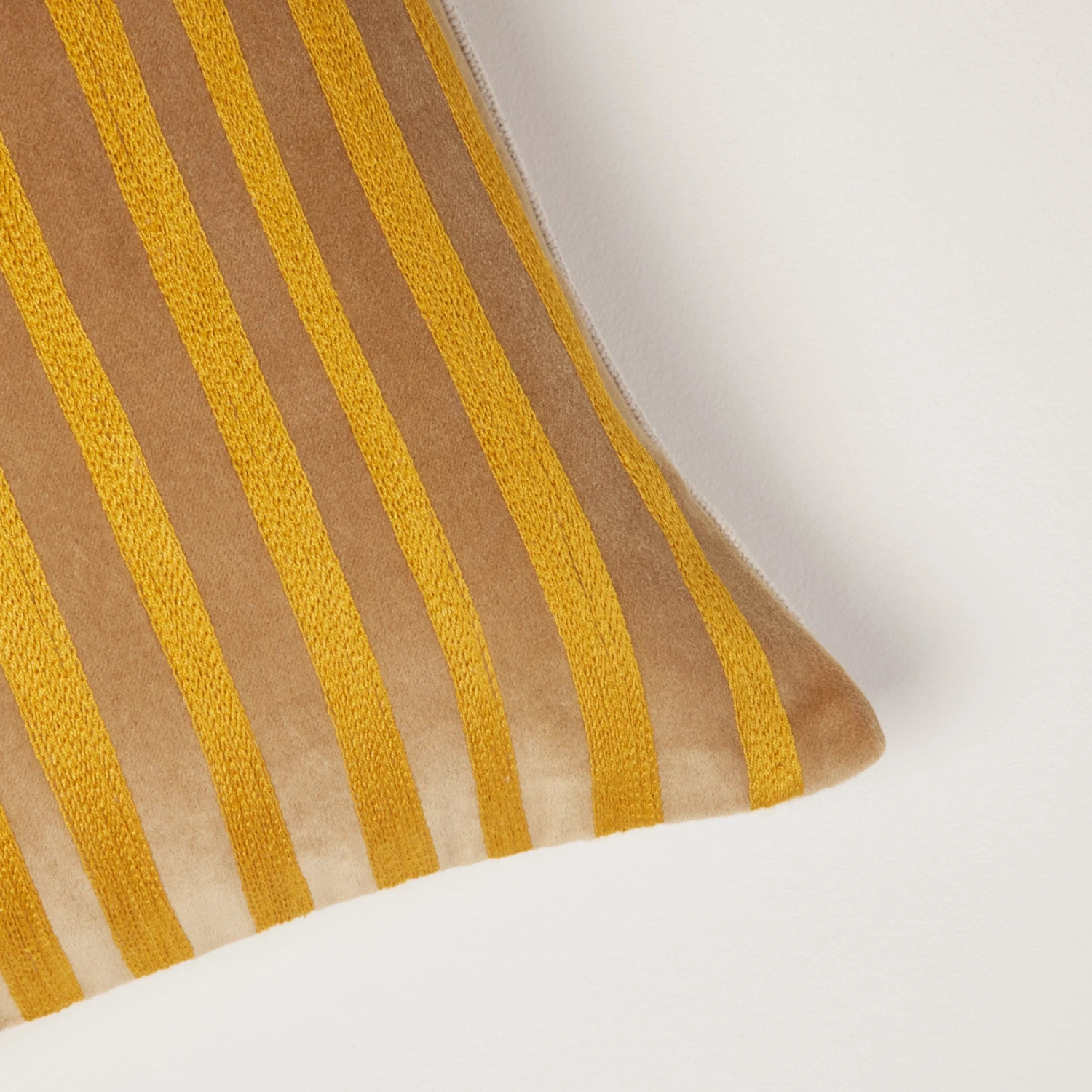 Housse De Coussin MYRTO Ocre 7 Housse De Coussin MYRTO Ocre – Image 7