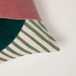 Housse De Coussin NEREE Vert Et Rose 17 Housse De Coussin NEREE Vert Et Rose -Décoration & meubles pour la maison housse de coussin NEREE 007805 VR C4 5