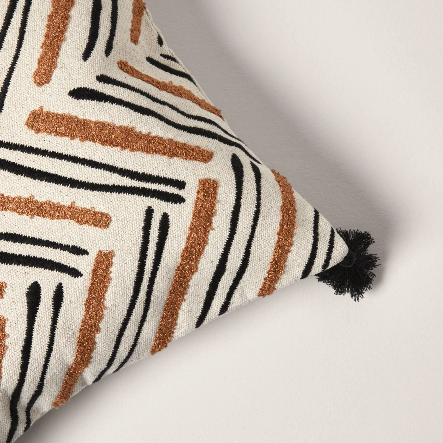 Housse De Coussin OUMY Naturel Et Havane 5 Housse De Coussin OUMY Naturel Et Havane – Image 5