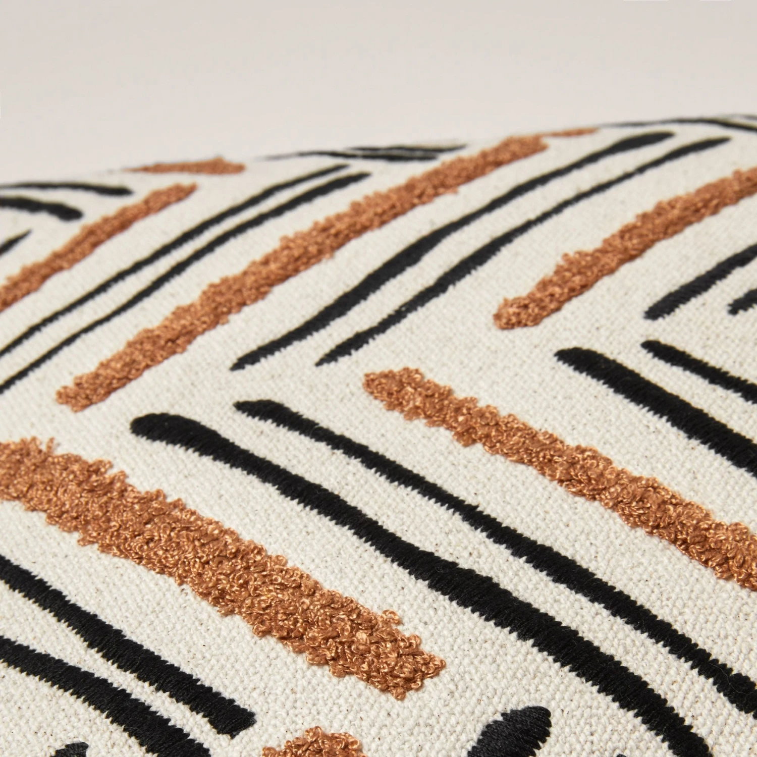 Housse De Coussin OUMY Naturel Et Havane 7 Housse De Coussin OUMY Naturel Et Havane – Image 7