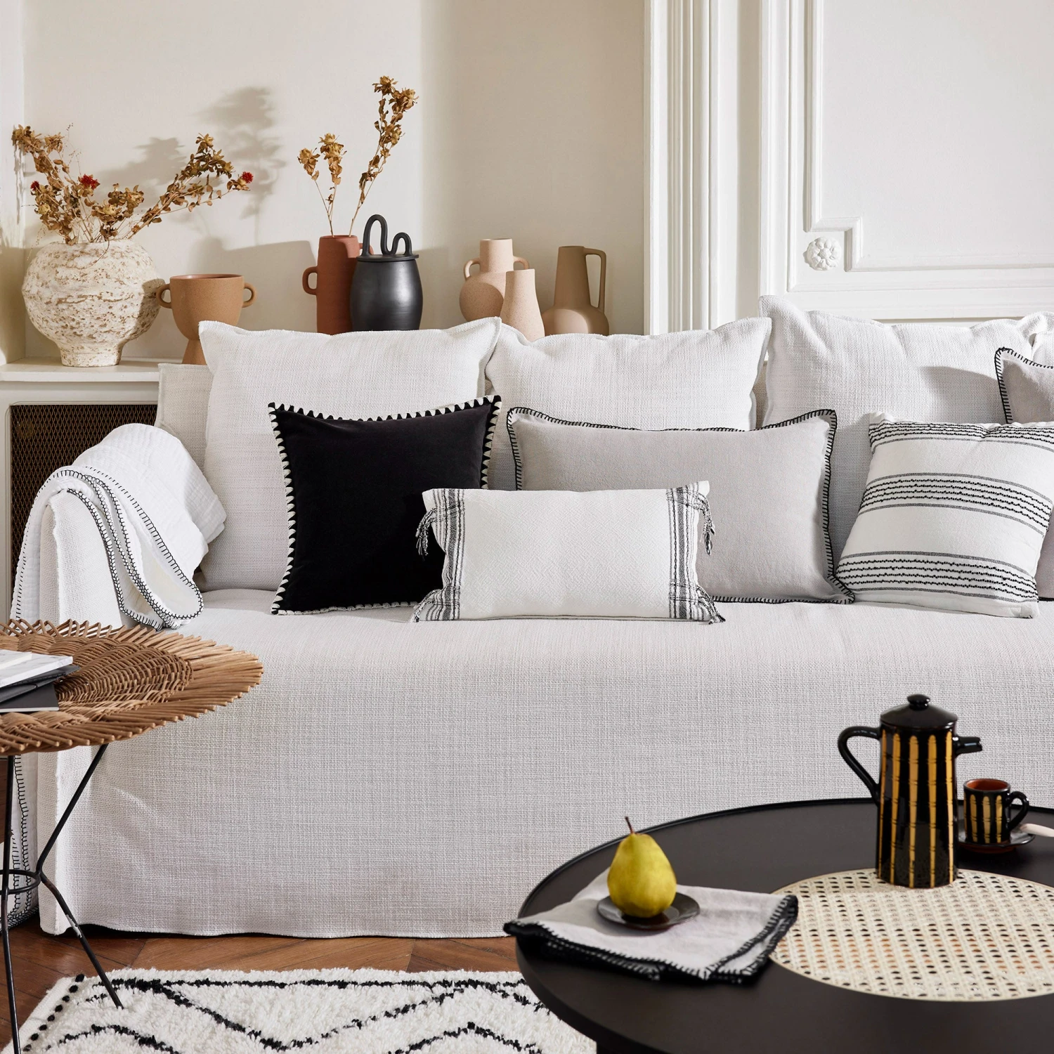 Housse De Coussin PAVANI Blanc Et Noir 9 Housse De Coussin PAVANI Blanc Et Noir – Image 9