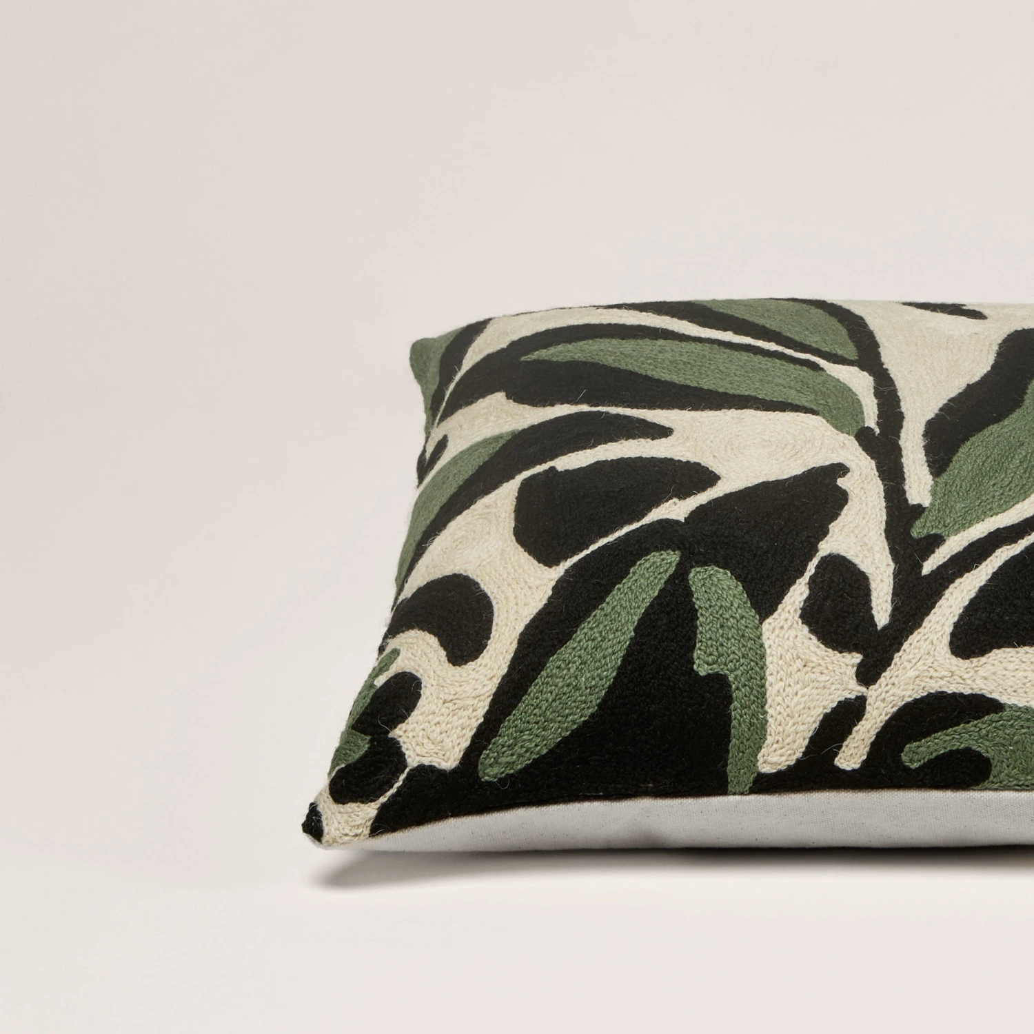 Housse De Coussin PHEODORA Ivoire Et Sauge 5 Housse De Coussin PHEODORA Ivoire Et Sauge – Image 5