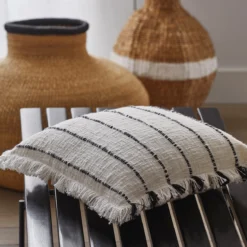 Housse De Coussin TAHA Ivoire Et Noir -Décoration & meubles pour la maison housse de coussin TAHA 007523 WG C1 1