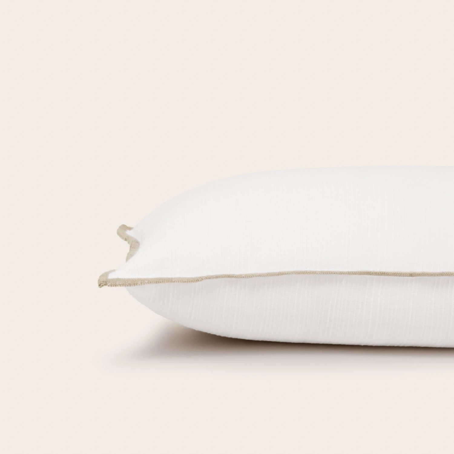 Housse De Coussin TOINON Blanc Et Bourdon Naturel 5 Housse De Coussin TOINON Blanc Et Bourdon Naturel – Image 5