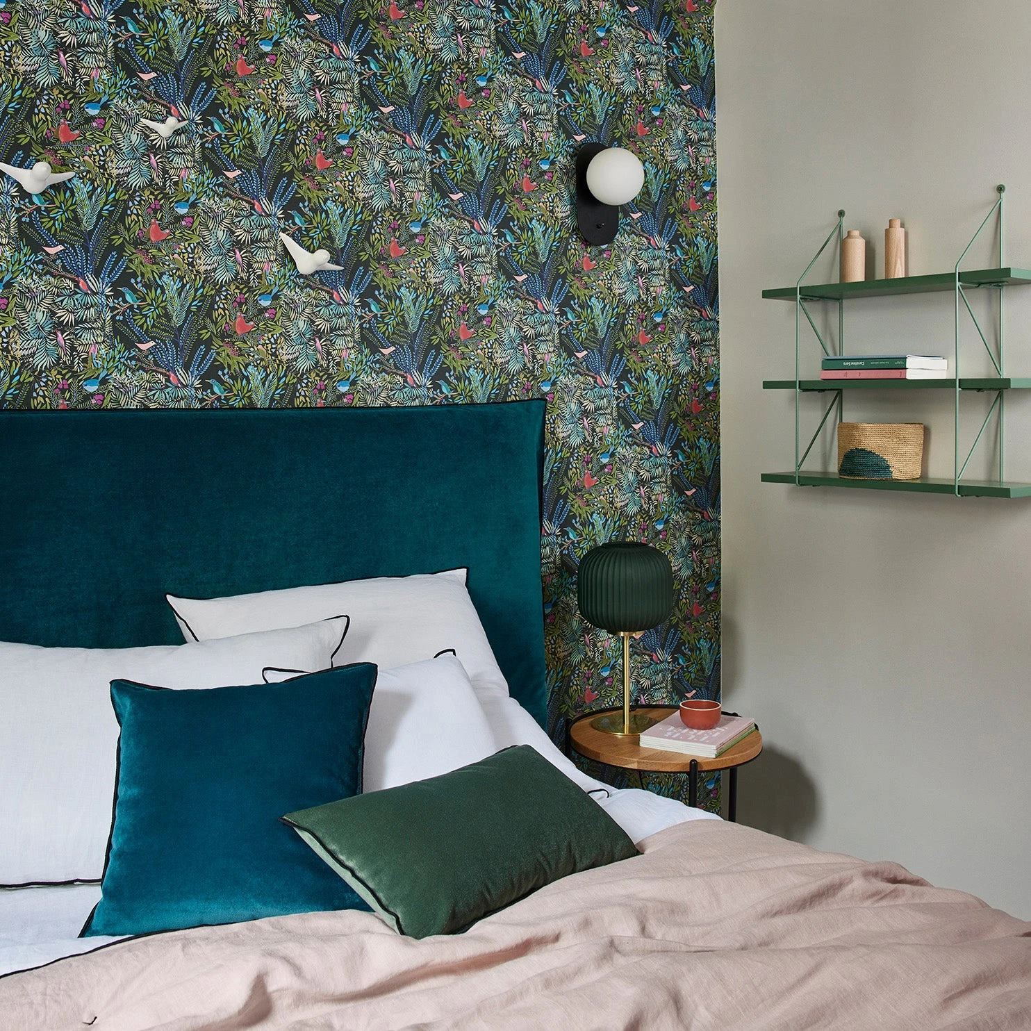 Housse De Tête De Lit DARIO Bleu Canard Et Bourdon Noir 2 Housse De Tête De Lit DARIO Bleu Canard Et Bourdon Noir – Image 2