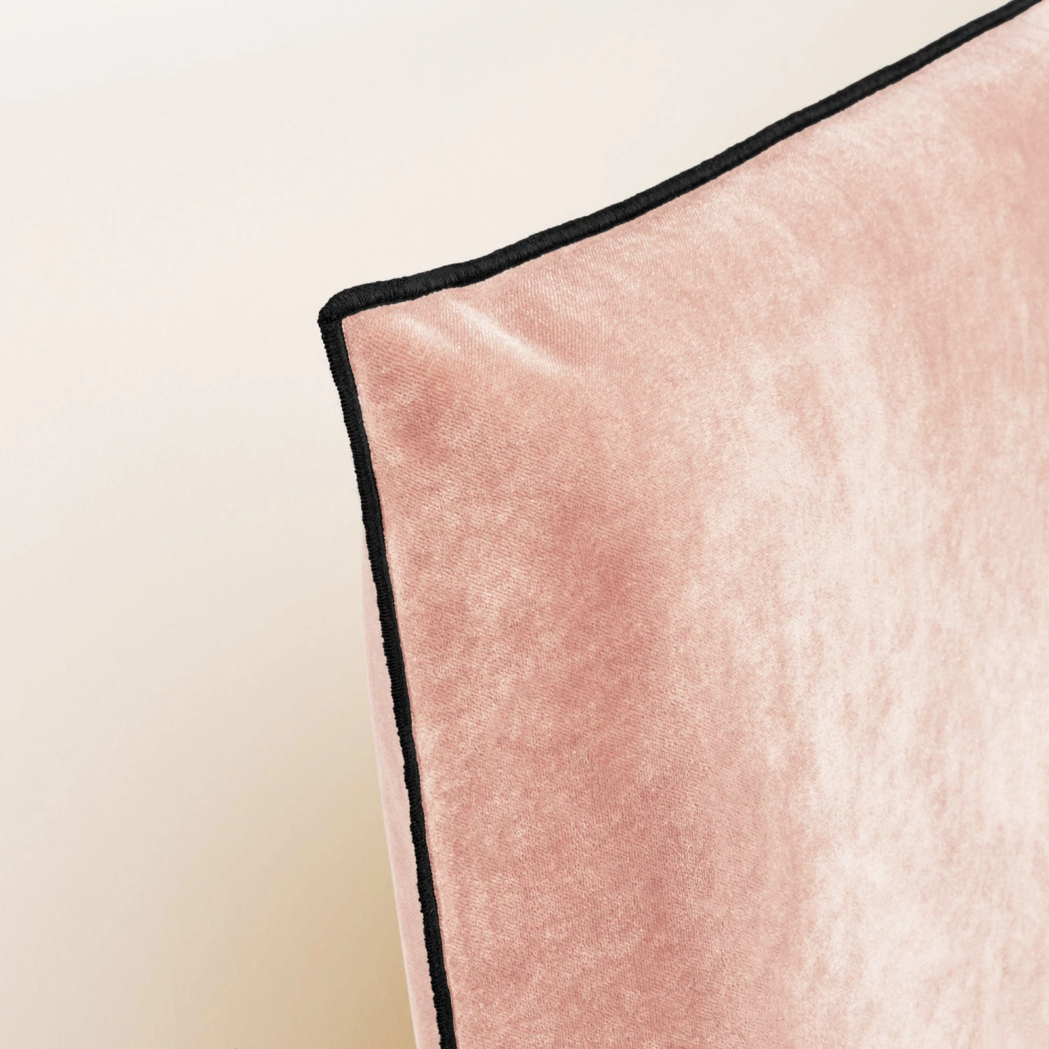 Housse De Tête De Lit DARIO Eglantine Et Bourdon Noir 2 Housse De Tête De Lit DARIO Eglantine Et Bourdon Noir – Image 2