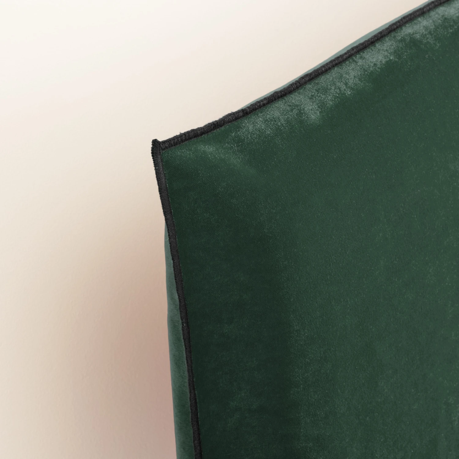 Housse De Tête De Lit DARIO Mélèze Et Bourdon Noir 5 Housse De Tête De Lit DARIO Mélèze Et Bourdon Noir – Image 5