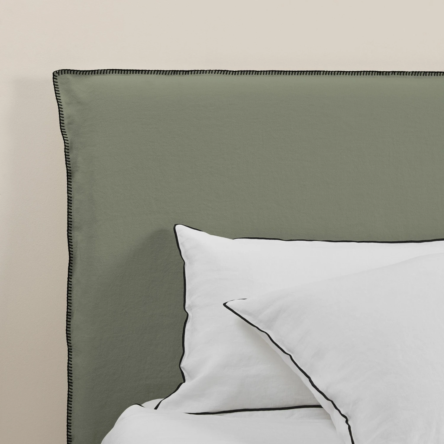 Housse De Tête De Lit NINO Kaki Grisé Et Feston Noir 6 Housse De Tête De Lit NINO Kaki Grisé Et Feston Noir – Image 6