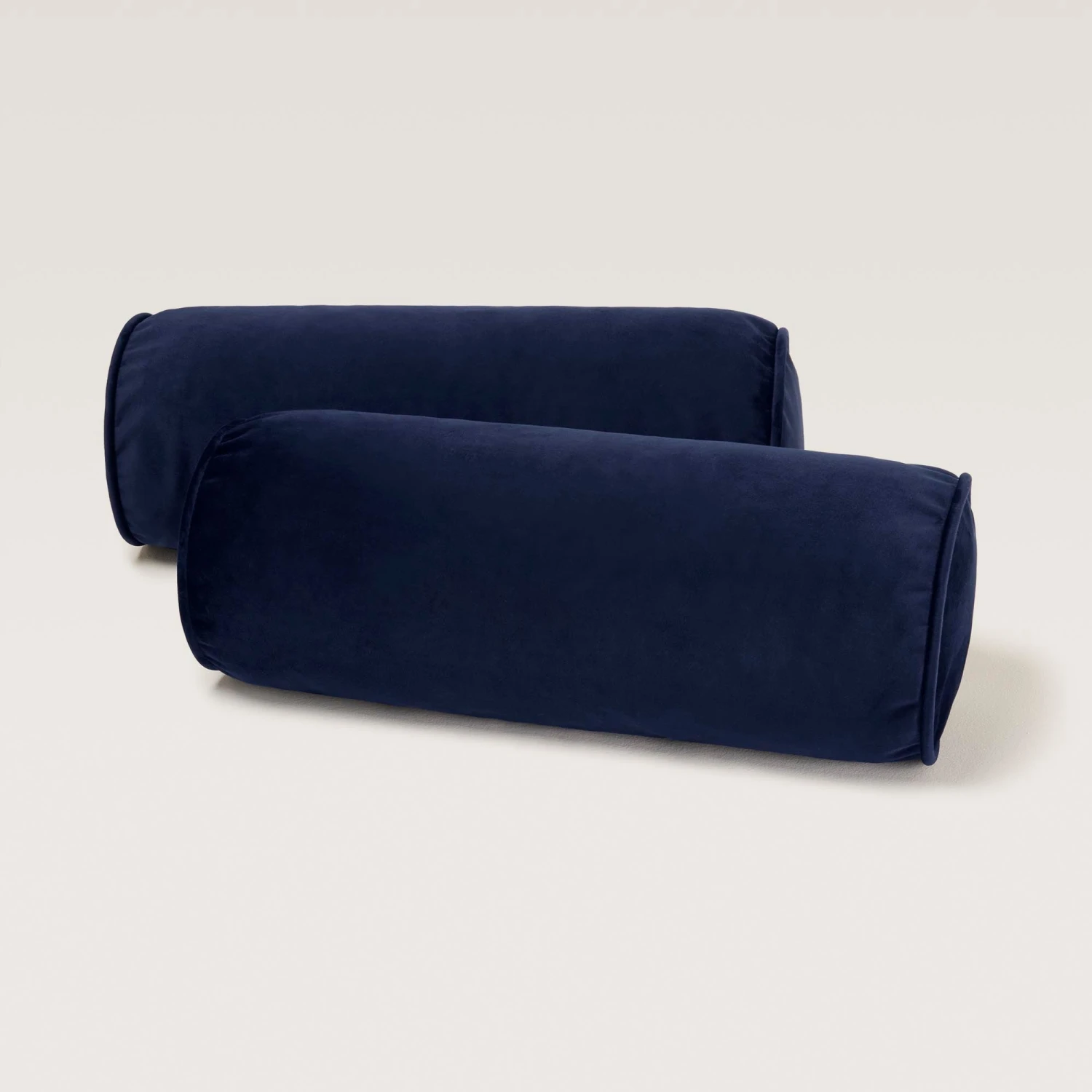 Lot De 2 Traversins CESARE Velours Bleu Nuit 4 Lot De 2 Traversins CESARE Velours Bleu Nuit – Image 4