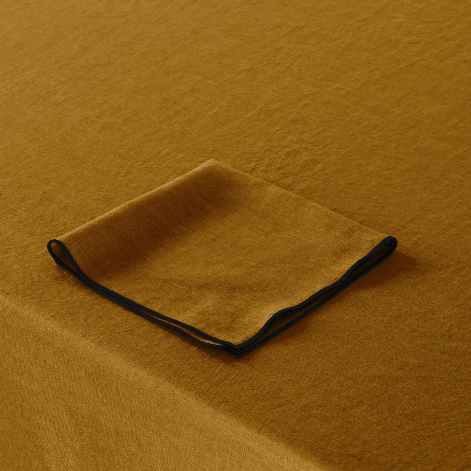 Nappe Carrée CARLINA Bronze Et Bourdon Noir 6 Nappe Carrée CARLINA Bronze Et Bourdon Noir – Image 6