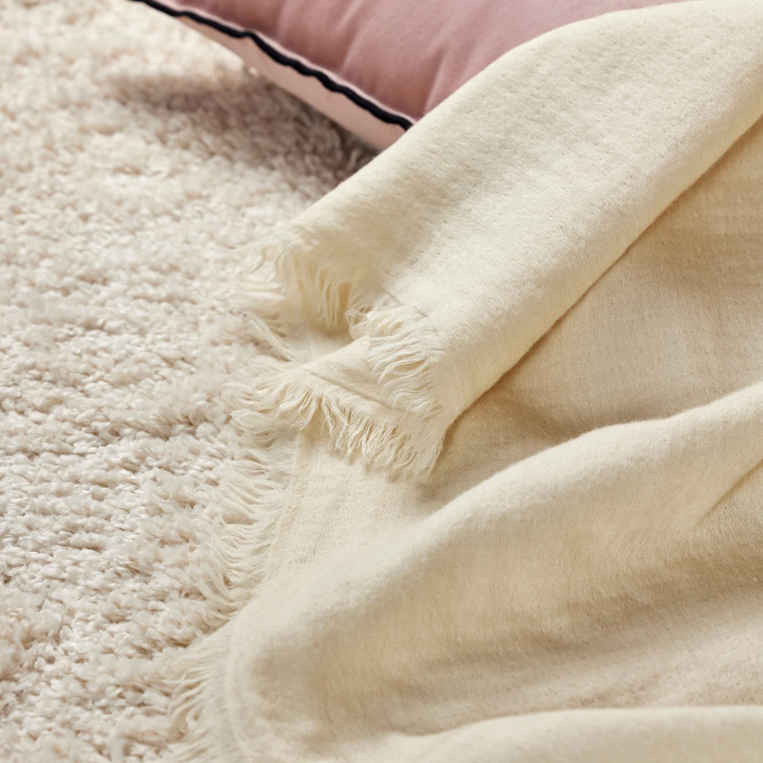 Plaid ALENA Neige De Méribel 4 Plaid ALENA Neige De Méribel – Image 4