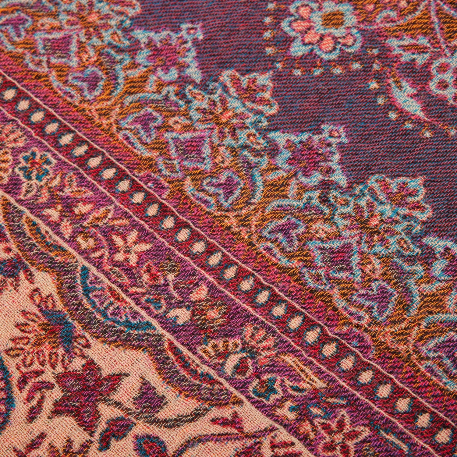 Plaid FARAH Rouge D'orient 6 Plaid FARAH Rouge D'orient – Image 6