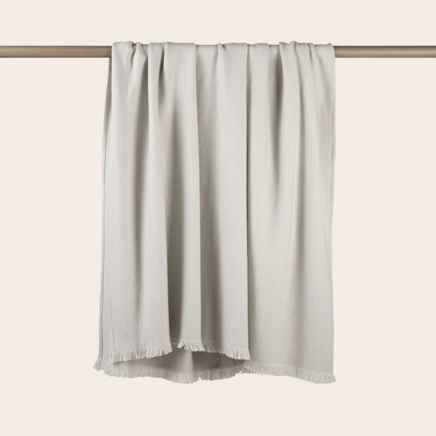 Plaid HAIDEN Ecru Et Glacier 8 Plaid HAIDEN Ecru Et Glacier – Image 8