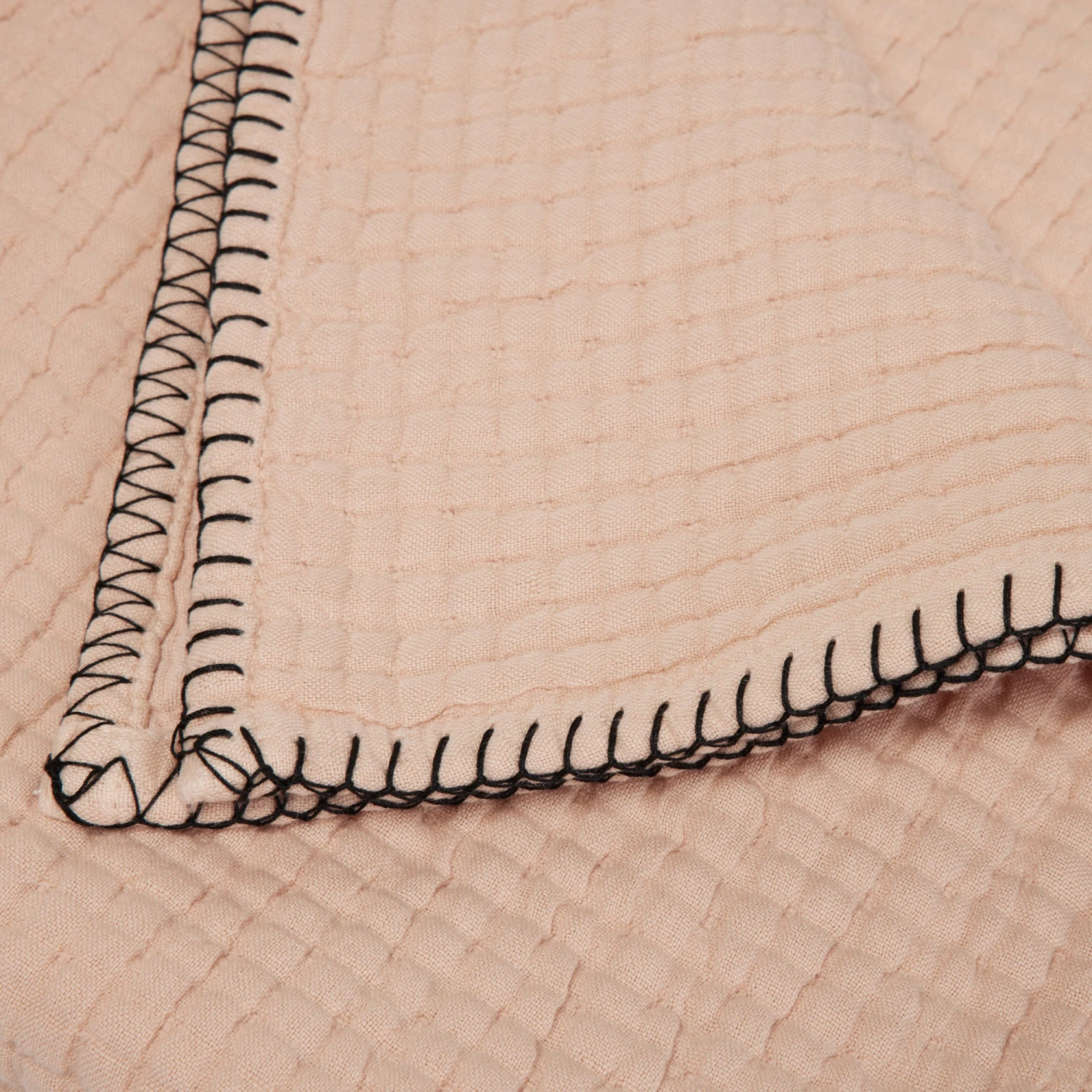 Plaid ILARIO Pêche Rosée Et Feston Noir 5 Plaid ILARIO Pêche Rosée Et Feston Noir – Image 5