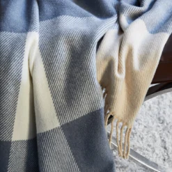 Plaid LIVIA Glacier -Décoration & meubles pour la maison plaid LIVIA 007270 B4 2