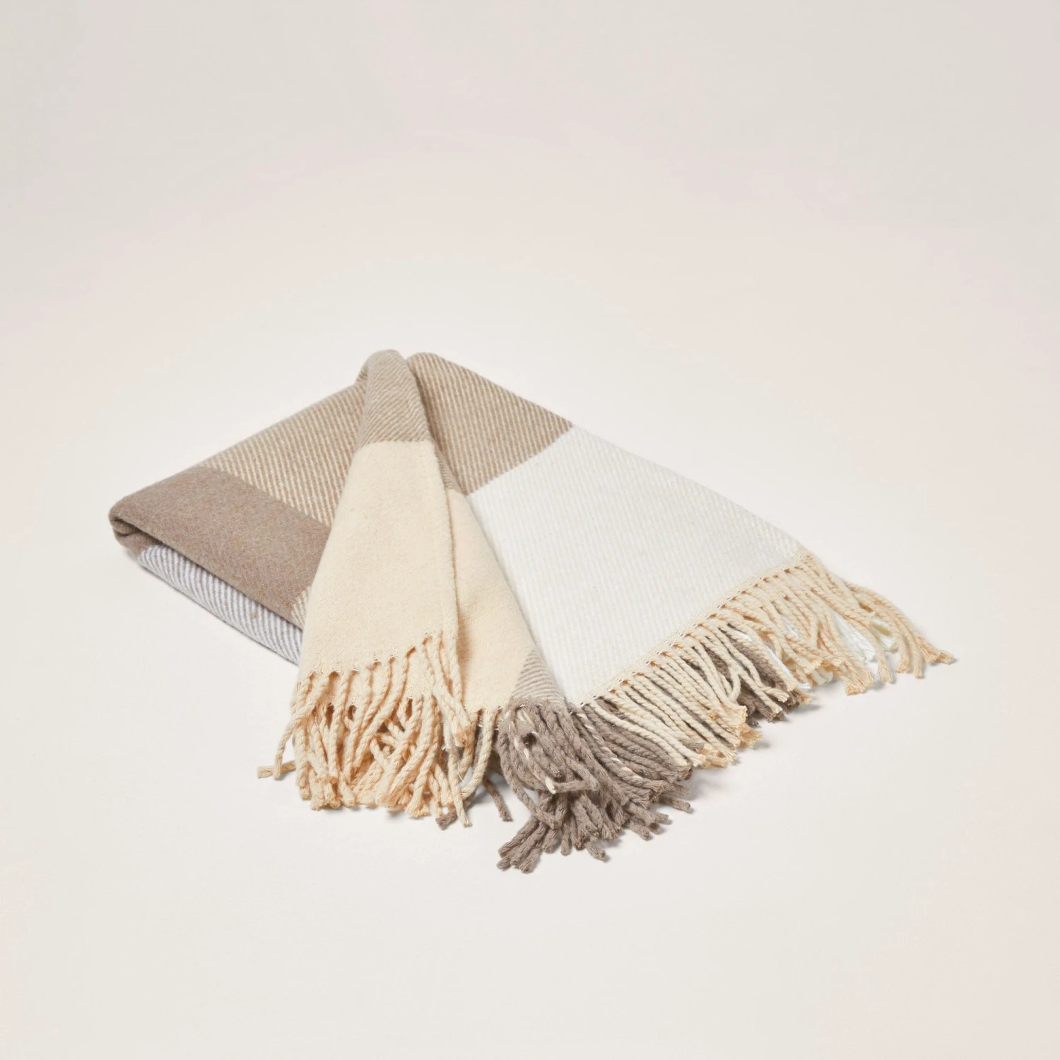 Plaid LIVIA Noisette 6 Plaid LIVIA Noisette – Image 6