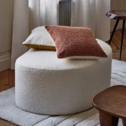 Pouf JULIKA écru Bouclé -Décoration & meubles pour la maison pouf JULIKA 007750 N1 H1 1