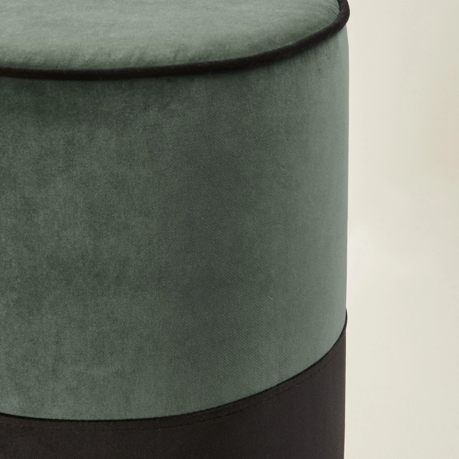 Pouf NOE Kaki Et Noir 4 Pouf NOE Kaki Et Noir – Image 4