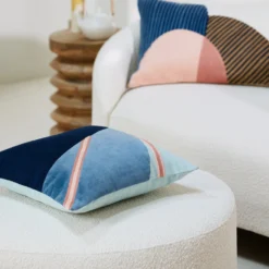 Pouf ROMEO écru Bouclé -Décoration & meubles pour la maison pouf ROMEO 007748 N1 H1 1