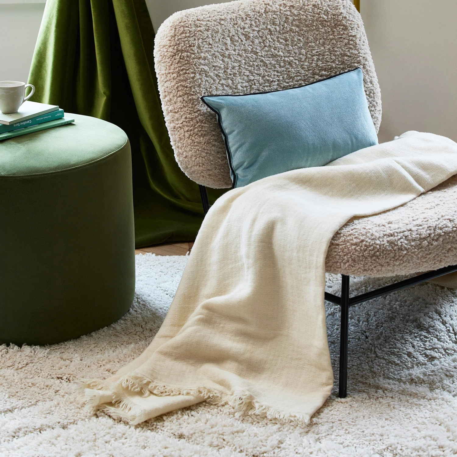 Pouf ROMEO Velours Olivine 4 Pouf ROMEO Velours Olivine – Image 4