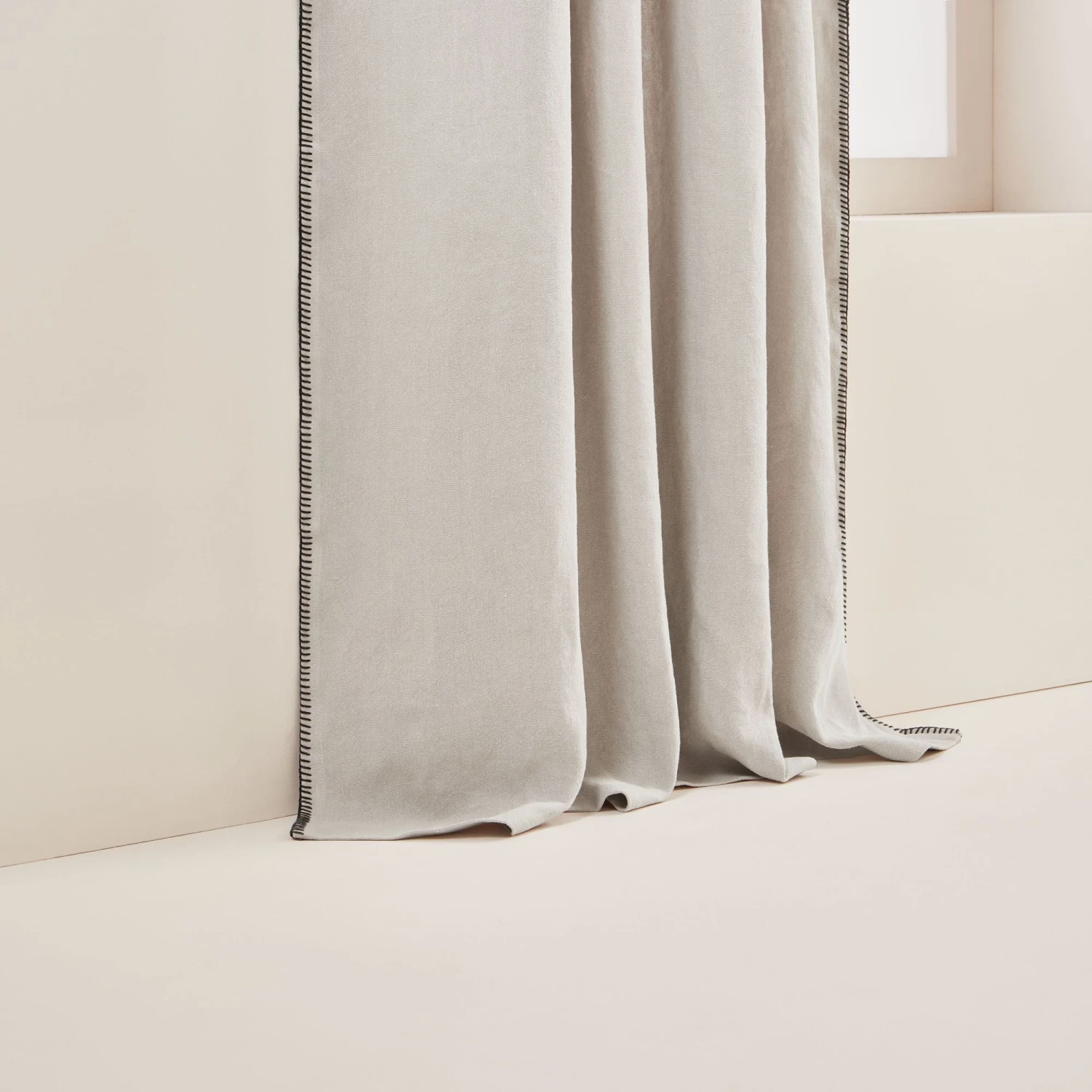 Rideau à Galon Fronceur NINO Ficelle Et Feston Noir 8 Rideau à Galon Fronceur NINO Ficelle Et Feston Noir – Image 8