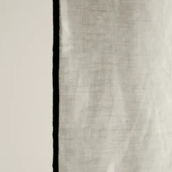 Rideau à Oeillets Noirs CARLINA Calcaire Et Bourdon Noir 18 Rideau à Oeillets Noirs CARLINA Calcaire Et Bourdon Noir -Décoration & meubles pour la maison rideau a oeillets noirs CARLINA 006498 N2G 8