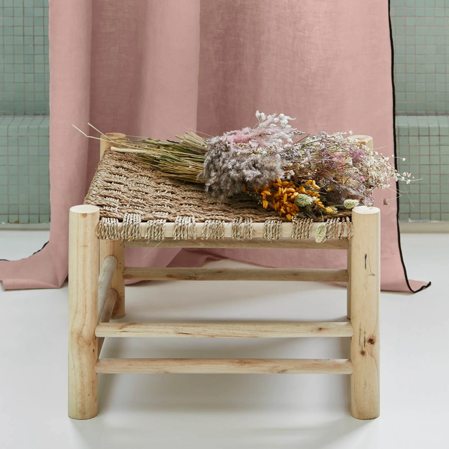 Rideau à Oeillets Noirs CARLINA Rose Poudré Et Bourdon Noir 2 Rideau à Oeillets Noirs CARLINA Rose Poudré Et Bourdon Noir – Image 2