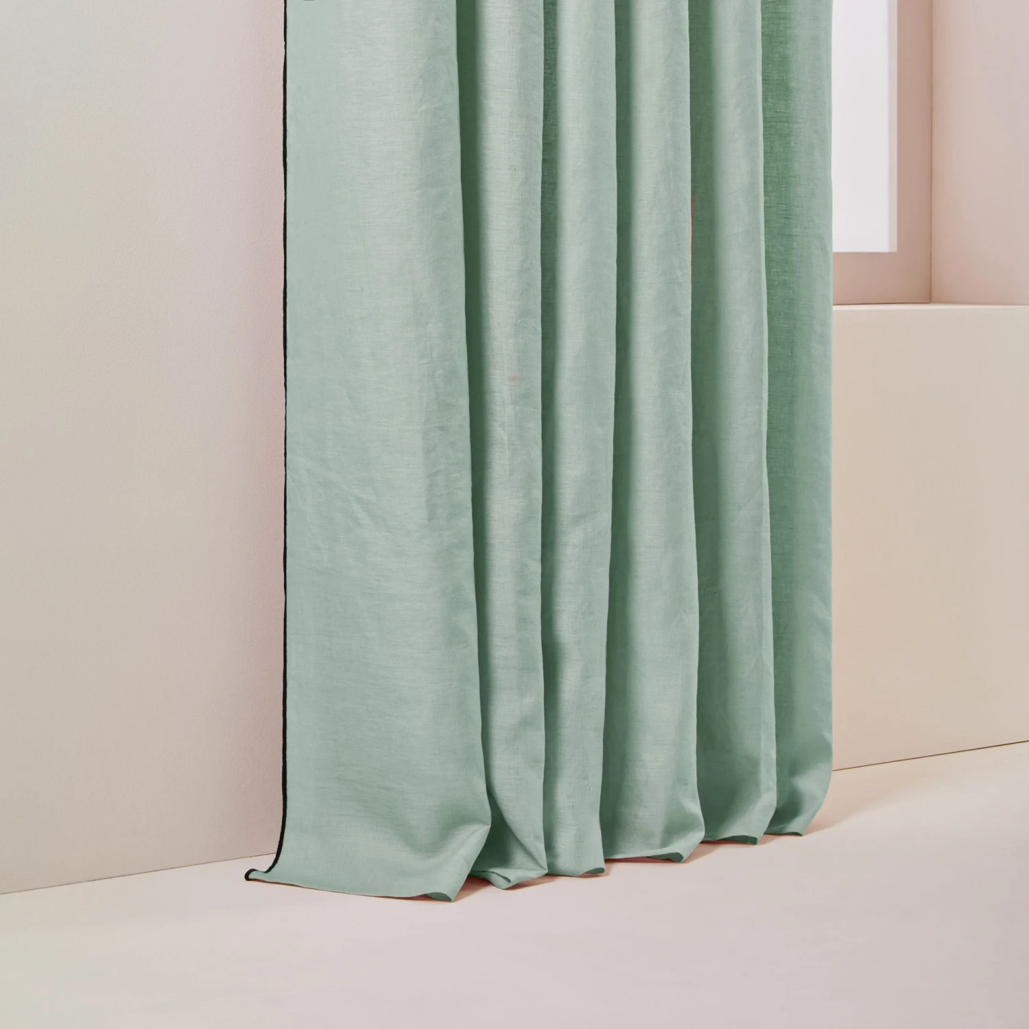 Rideau à Oeillets Noirs CARLINA Tilleul Et Bourdon Noir 5 Rideau à Oeillets Noirs CARLINA Tilleul Et Bourdon Noir – Image 5