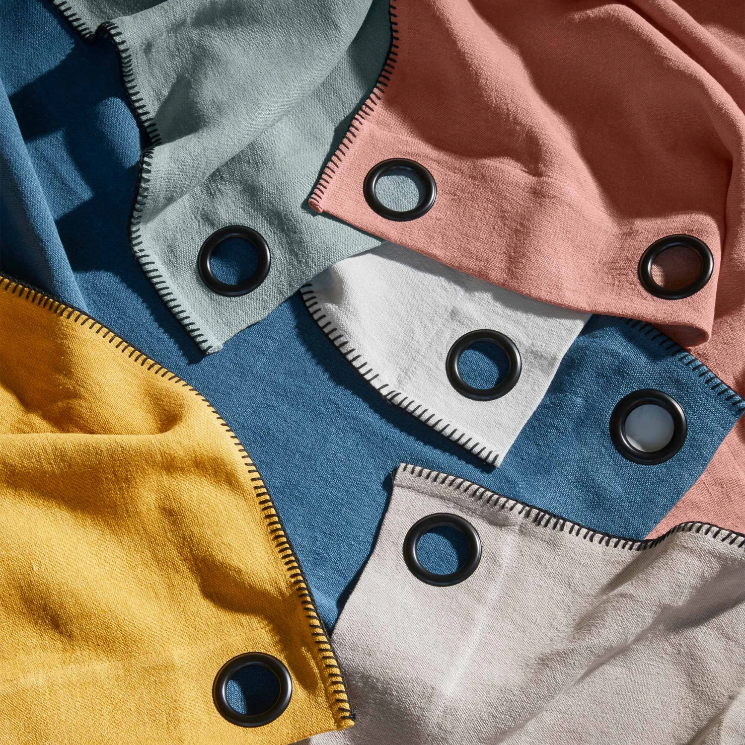 Rideau à Oeillets Noirs NINO Kaki Grisé Et Feston Noir 9 Rideau à Oeillets Noirs NINO Kaki Grisé Et Feston Noir – Image 9