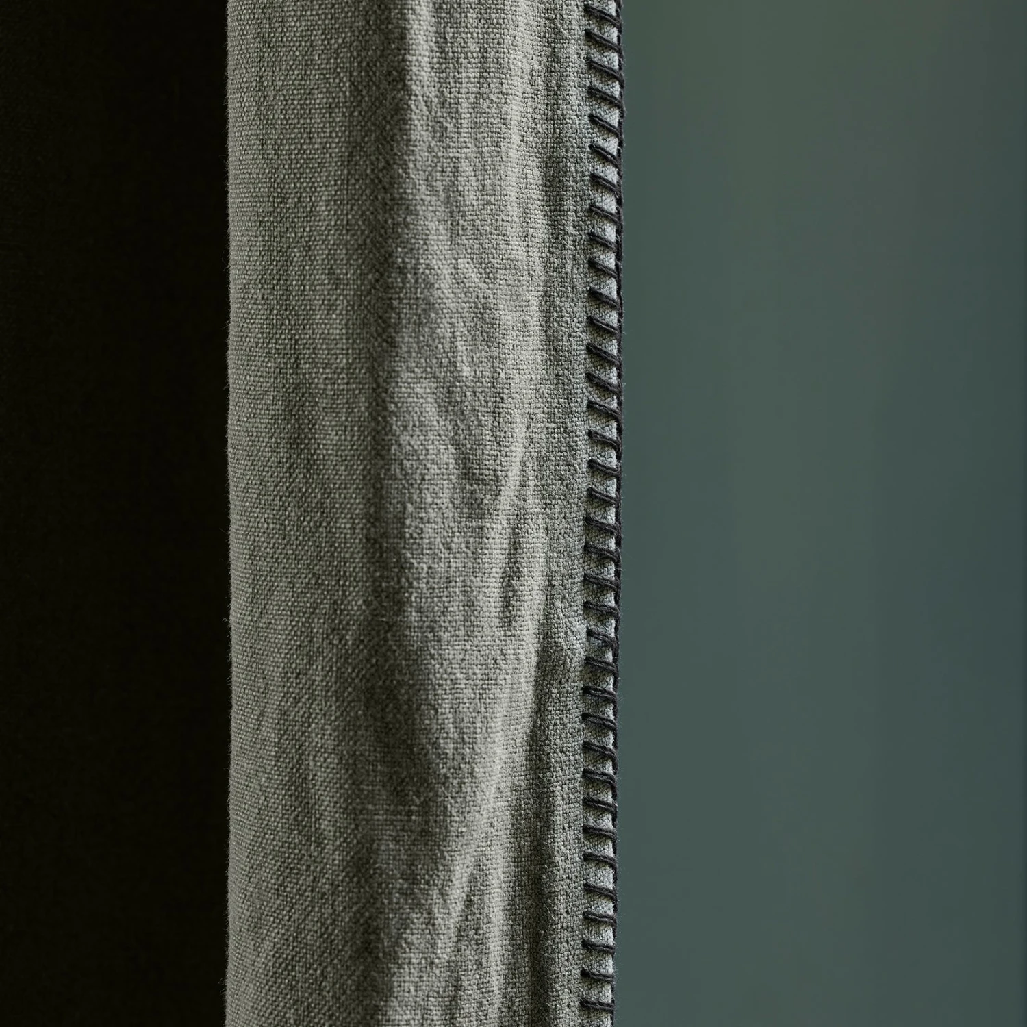 Rideau à Oeillets Noirs NINO Kaki Grisé Et Feston Noir 1 Rideau à Oeillets Noirs NINO Kaki Grisé Et Feston Noir