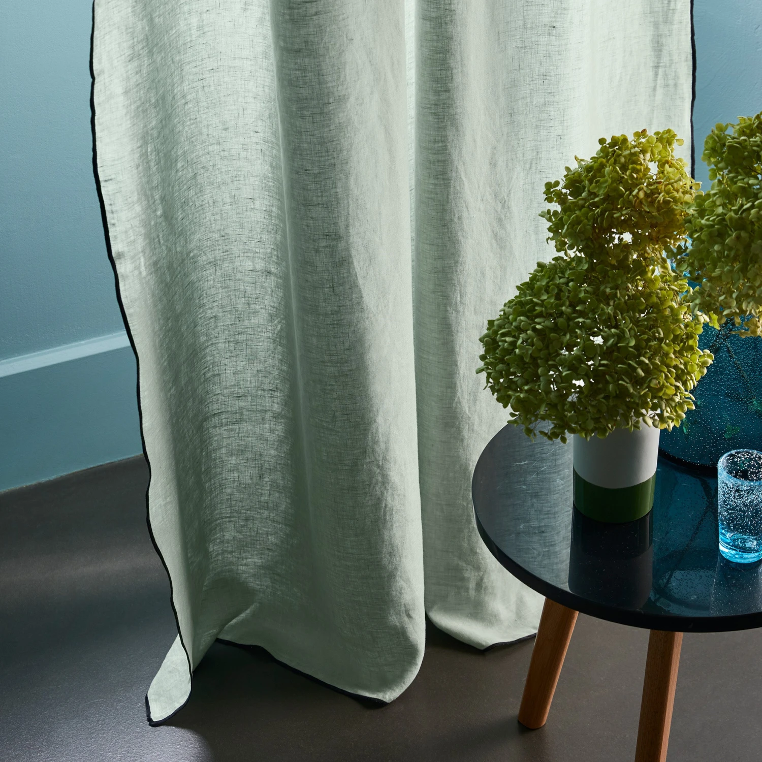 Rideau Panneau CARLINA Tilleul Et Bourdon Noir 4 Rideau Panneau CARLINA Tilleul Et Bourdon Noir – Image 4