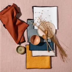 Serviette De Table CARLINA Rose Poudré Et Bourdon Noir -Décoration & meubles pour la maison serviette de table CARLINA 006405 RG 3