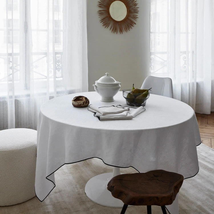 Serviette De Table CARLINA Blanc Pur Et Bourdon Noir 4 Serviette De Table CARLINA Blanc Pur Et Bourdon Noir – Image 4